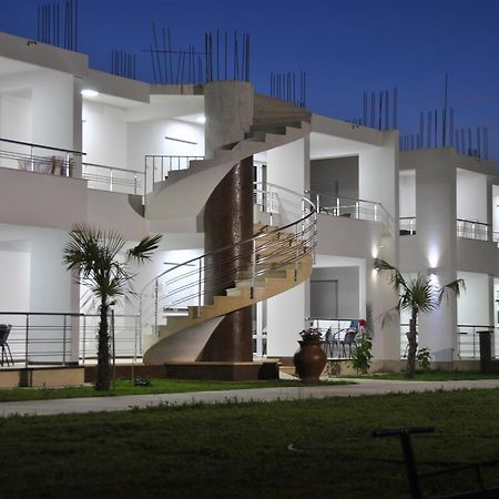 Royal Apartments & Villas Улцин Екстериор снимка