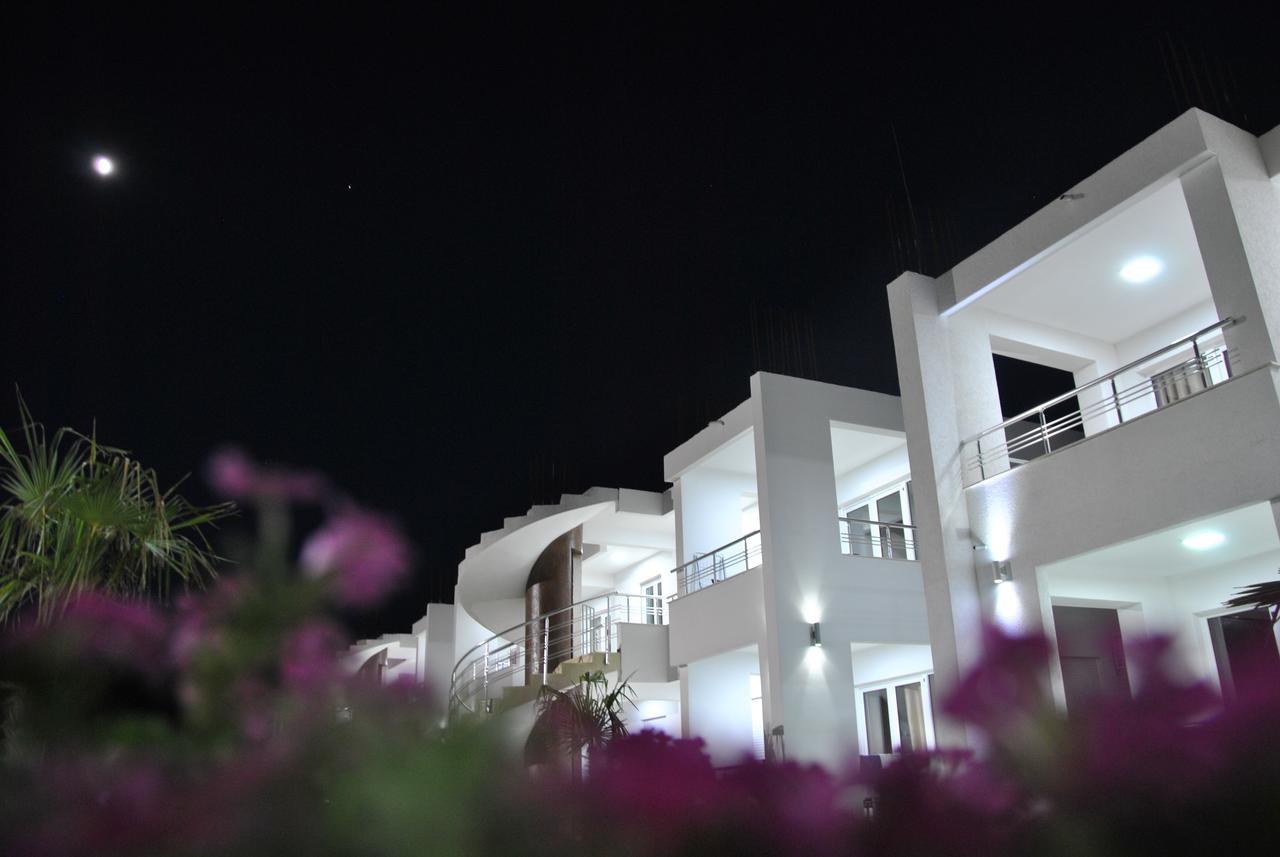 Royal Apartments & Villas Улцин Екстериор снимка