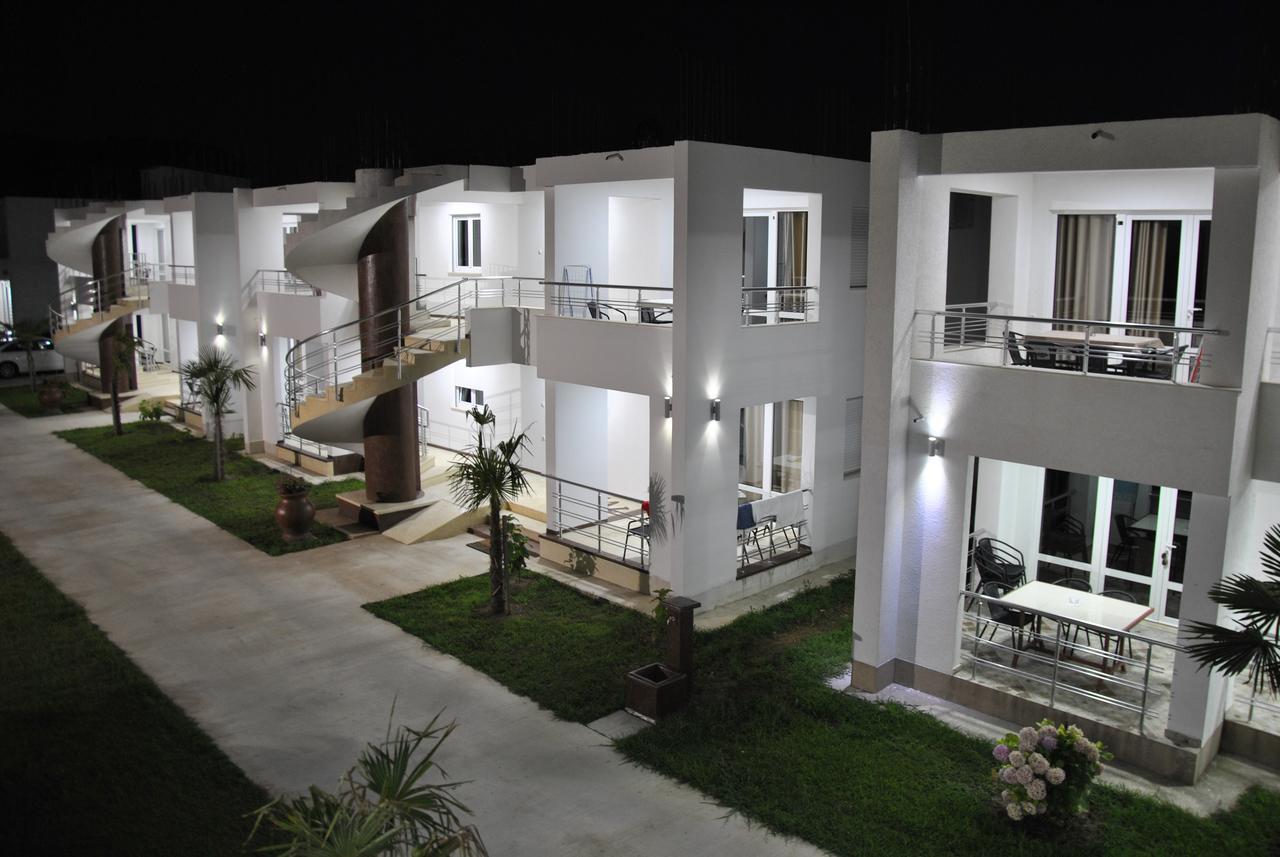 Royal Apartments & Villas Улцин Екстериор снимка