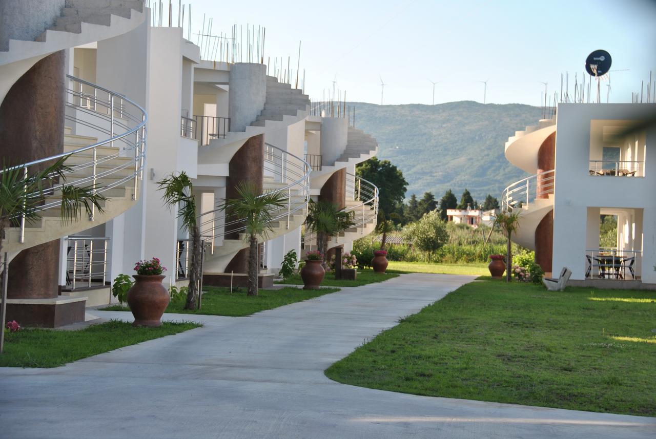 Royal Apartments & Villas Улцин Екстериор снимка