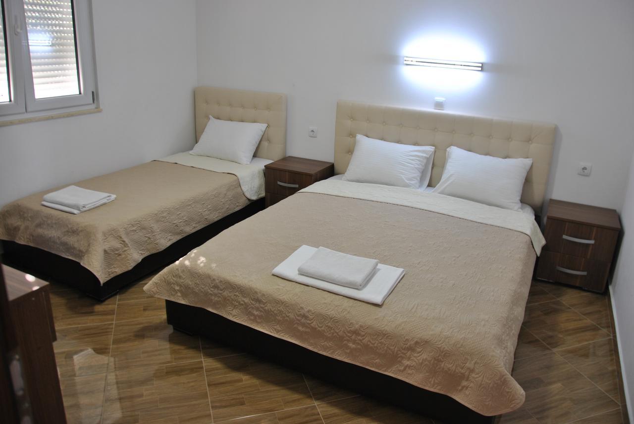 Royal Apartments & Villas Улцин Екстериор снимка
