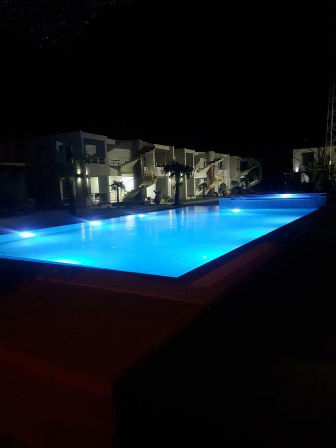 Royal Apartments & Villas Улцин Екстериор снимка